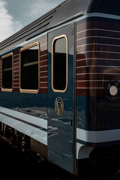 La Dolce Vita es el nuevo proyecto ferroviario de la marca Orient Express, y acaba de hacer su primer viaje inaugural.