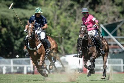 Du Plessis y Matías Mac Donough, duelo de backs en la cancha 2