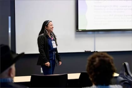 La Dra. venezolana posee un permiso de trabajo válido y viajaba con su hija de cinco años cuando fue detenida por el ICE
