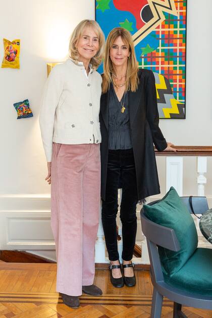 La "dueña de casa" junto a su mamá, Pompi Chopitea.