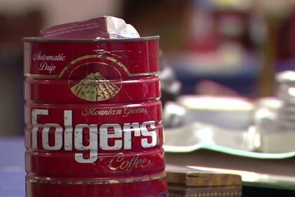 La dueña de una casa de subastas encontró miles de dólares escondidos