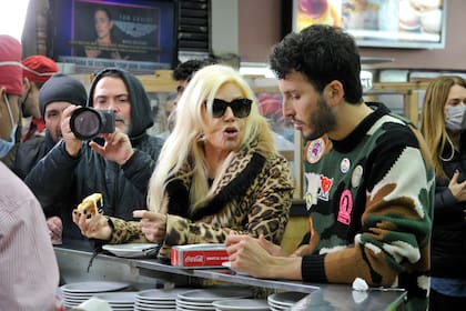 La dupla, a pura charla en una reconocida pizzería