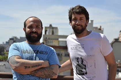 La dupla de escritores Andrés Gallina y Matías Moscardi