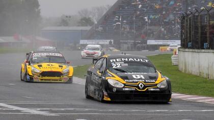 La dupla Emiliano Spataro - Christian Ledesma se llevó la victoria en los 200 Kilómetros de Buenos Aires del Súper TC2000.