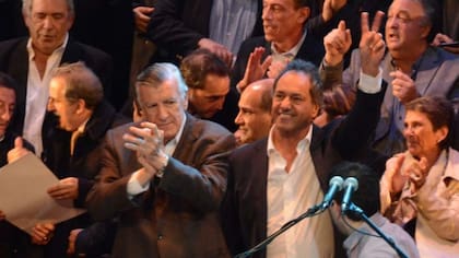 La dupla Gioja-Scioli asumió esta noche la conducción nacional del Partido Justicialista