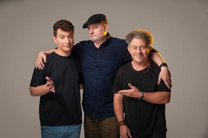 La dupla Tarico-Rotemberg junto con el productor de su espectáculo Sean de termos y Mabeles, Juan José Campanella