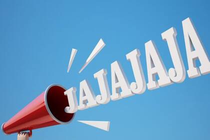 Lo más común es que los hispanohablantes expresen la risa con un "ja" repetido varias veces