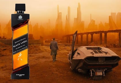 La edición especial de Johnnie Walker de Blade Runner 2049 propone una botella de whisky del futuro
