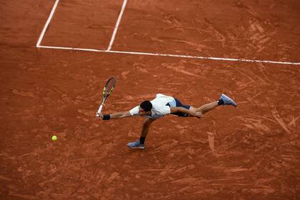 La elasticidad de Alcaraz para alcanzar la pelota hace recordar a la que posee Djokovic