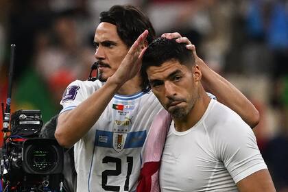La eliminación en Qatar 2022, la última imagen de Cavani y Suárez con la camiseta de la selección uruguaya; aquel día no alcanzó un 2-0 frente a Ghana.
