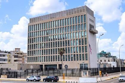 La Embajada de Estados Unidos en Cuba suspenderá los turnos de visas y parole para darle prioridad a los servicios de urgencia durante el apagón en la isla
