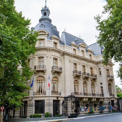 La embajada de Francia, es parte del recorrido