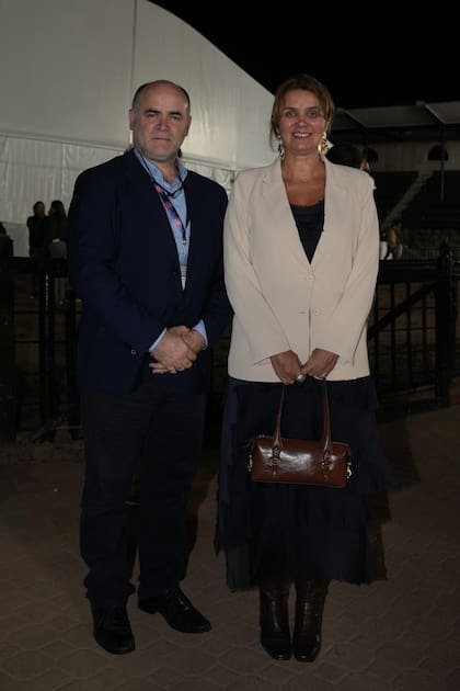 La embajadora de Paraguay, Helena Felip Salazar, junto a su agregado cultural, Rodolfo Serafini