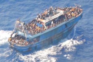 Al menos 79 muertos en el naufragio de un barco de migrantes frente a las costas de Grecia