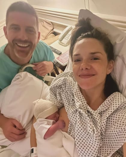 La emoción de Julieta Nair Calvo y su pareja por el nacimiento de su hija Isabella (Captura: Instagram @julietanaircalvo)