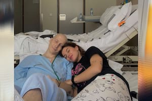 La emotiva despedida de la novia de Charlie, el tiktoker que murió a los 20 años y enfrentó el cáncer con humor