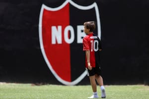 La emotiva foto de Thiago Messi en su visita al predio de Newell´s, donde todo empezó para Leo