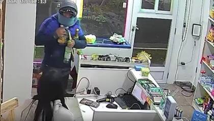 La empleada, en un estado de pánico, solo atinó a suplicar: “Llevate lo que vos quieras, pero por favor no me hagas nada”.