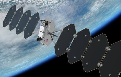 La empresa construye antenas y sistemas de comunicación para satélites