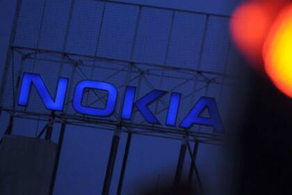 La empresa de telefonía móvil de Finlandia Nokia perdió el dominio del mercado con impresionante rapidez