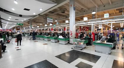 Qué va a pasar con el supermercado y el shopping de Palermo que compró Costantini