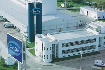 La empresa enfrenta asambleas del gremio Atilra en seis plantas industriales