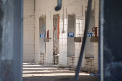 Un monasterio abandonado y las ruinas de una fábrica láctea: Gándara, un pueblo casi fantasma a una hora de Buenos Aires 29 La empresa láctea decretó su quiebra definitiva en 2008, desde entonces está abandonada.