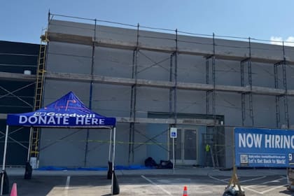 La empresa ofrece empleos en ventas y producción