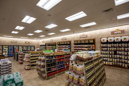 La empresa ofrece una variedad de productos que lograron captar la atención de los consumidores, entre ellos se encuentran los “Beaver Nuggets”, bocadillos de maíz inflado con sabor dulce (buc-ees)