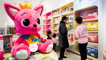 La empresa pasó a llamarse Pinkfong en 2022, en honor a su alegre y curioso personaje del zorro