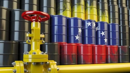 El barril de petróleo pasó de 11 a 103 dólares durante la gestión de Hugo Chávez