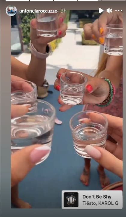 La empresaria celebró con su círculo íntimo su regreso a la ciudad de Barcelona