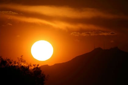 La encuesta reveló que un alto porcentaje de la población cree que el sol gira alrededor de la Tierra