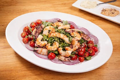 La Ensalada de frutos de mar a la grilla de Fervor