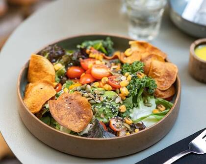 La ensalada de palta es uno de los platos más ricos de Mármol.