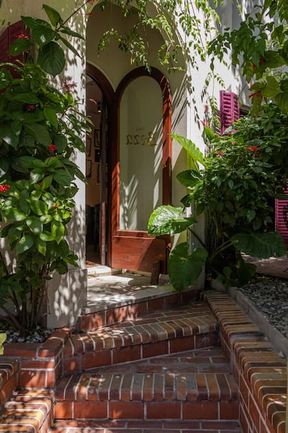 La entrada a la casona que estuvo abandonada por años