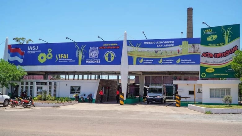 La entrada a la planta industrial, ubicada casi en el casco céntrico de "La Dulce", como se la conoce a San Javier