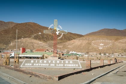 La entrada a San Antonio de los Cobres, pueblo que se revoluciona cada vez que llega el famoso tren.
