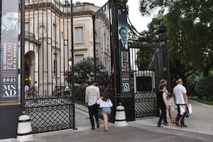 La entrada al palacio del Museo de Arte Decorativo
