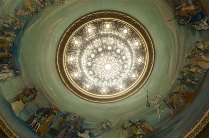 La entrada de la calle Cerrito era el lugar donde los admiradores esperaban a sus ídolos.