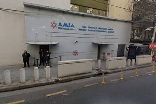Detonaron un objeto sospechoso frente a la entrada al edificio de la AMIA