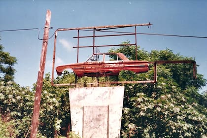 La entrada del Autocine Buenos Aires, ya abandonado, en 1994