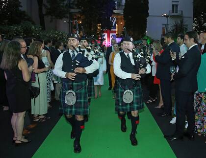 La entrada del show de gaitas