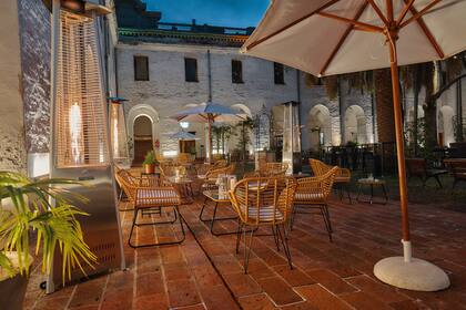 La entrada incluye una exclusiva copa de la marca Volf para degustar los vinos y llevársela de regalo a casa