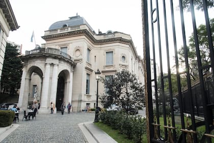 La entrada principal del Palacio