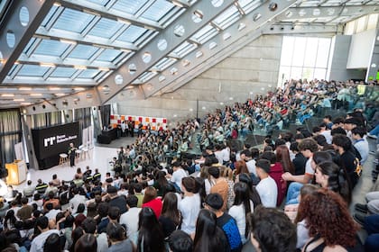 La entrega de las Becas Roberto Rocca se desarrolló en el auditorio de la Escuela Técnica Roberto Rocca, del Grupo Techint, en Campana