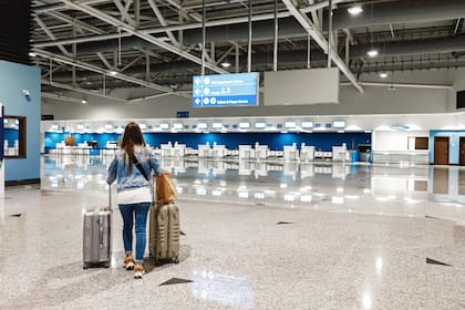 La entrega de un pasaporte estadounidense tarda alrededor de cuatro semanas, aunque se puede obtener una cita urgente si el interesado viaja en los 14 días siguientes