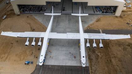 La envergadura del avión de Stratolaunch Systems es de 117 metros, superior a los actuales Antonov