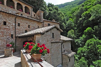 La ermita de San Francisco de Asís, Eremo delle Carceri, sobre las laderas del monte Subasio en Umbría