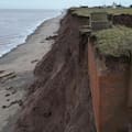 Las imágenes del búnker antinuclear que está a punto de caer al mar por la erosión costera